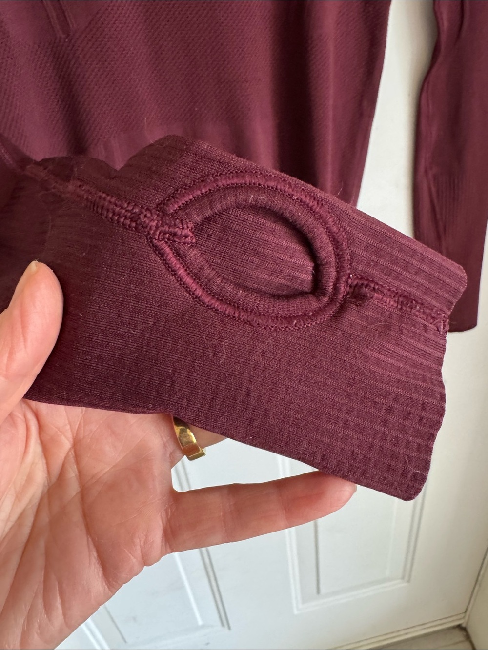 Women's Long-Sleeve Performance Top - Burgundy Lululemon size 6 - Picture 3 of 4